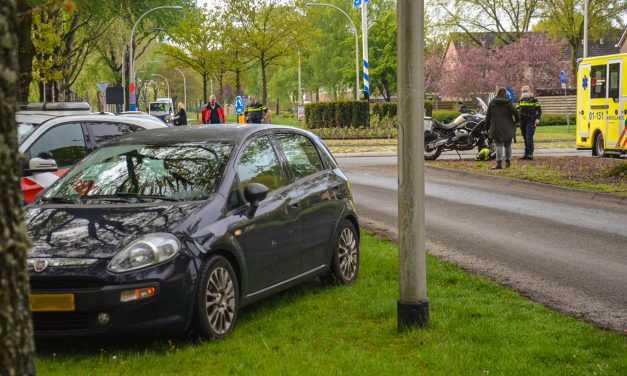 Motorrijder glijdt tegen andere auto in Stadskanaal